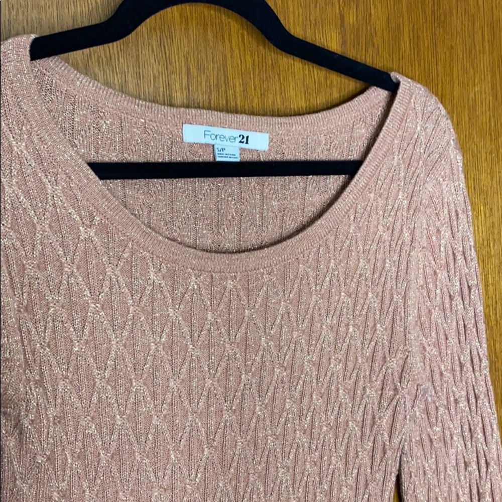 🩷✨ Forever 21 Pink Metallic Knit Sweater | Size Small ✨🩷